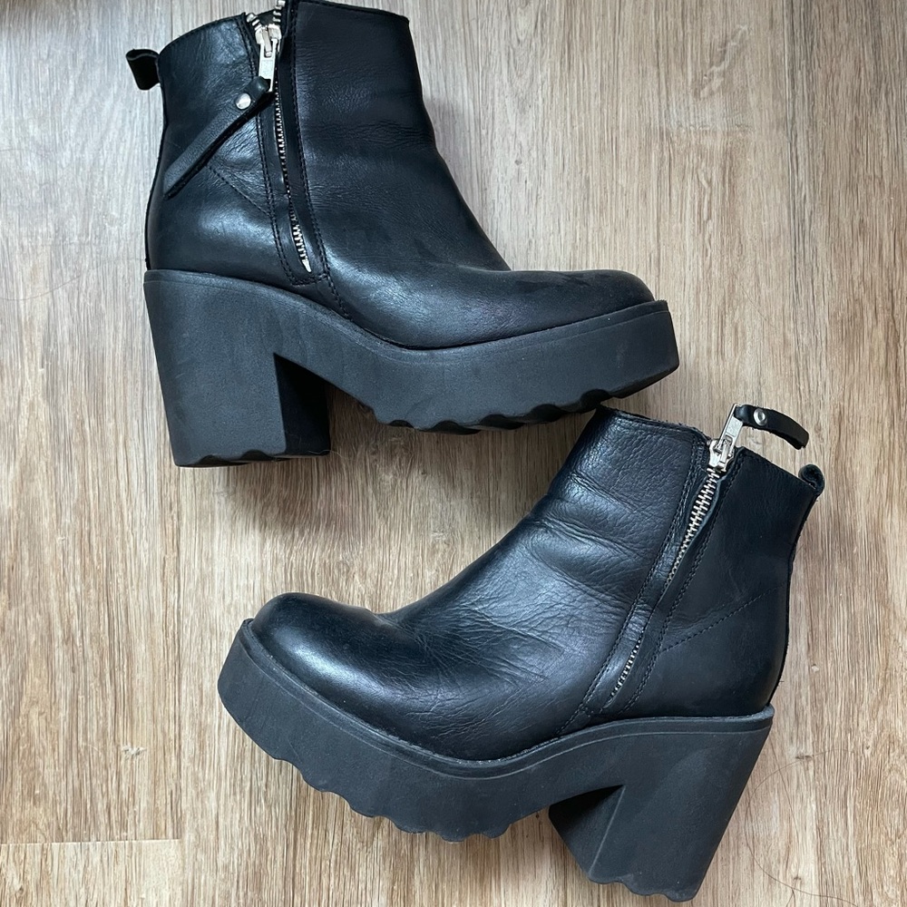 Steve Madden Boots